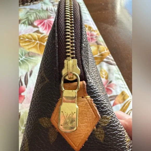 Vintage Louis Vuitton Monogram Canvas Cosmetic Pouch - Picture 11 of 17